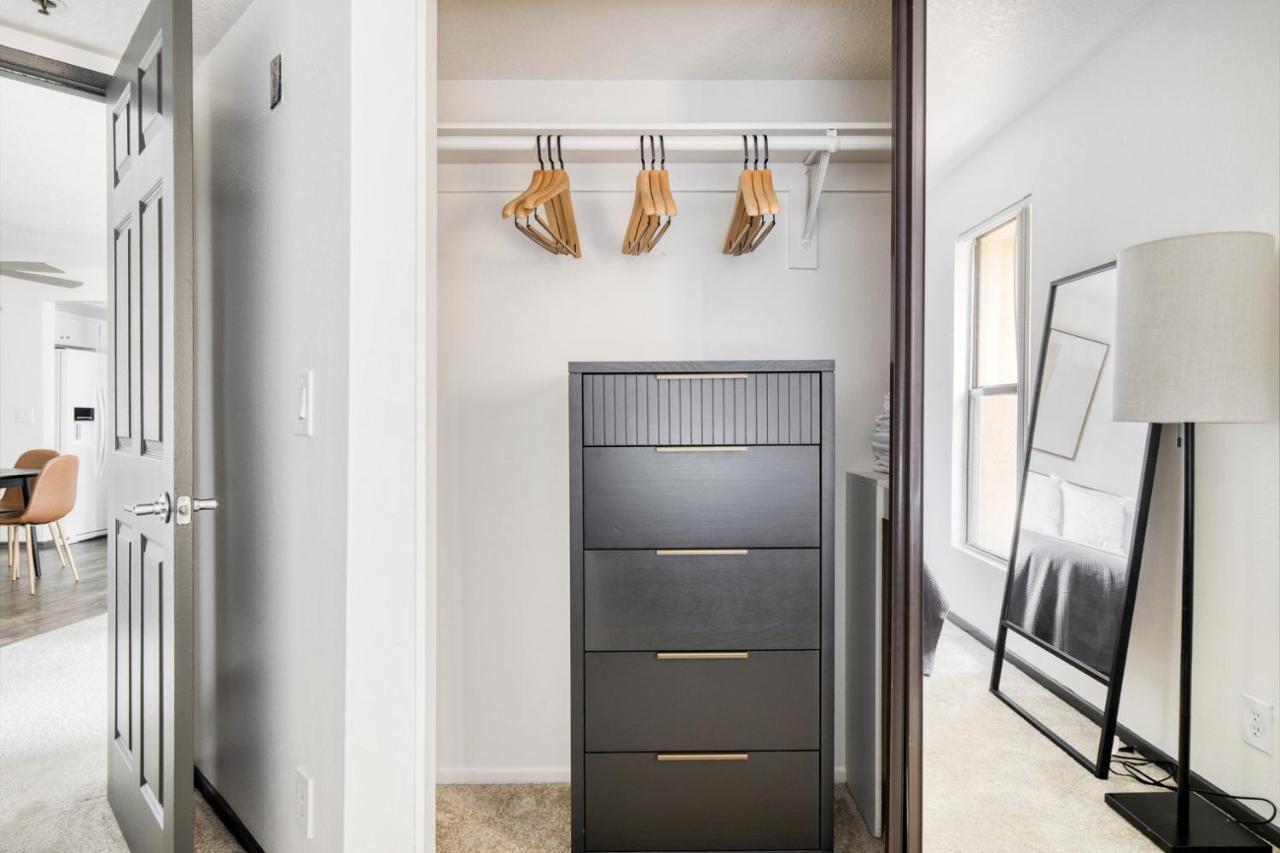 2br W Gym Pool Wd Nr Tj Wf Lax-597 *