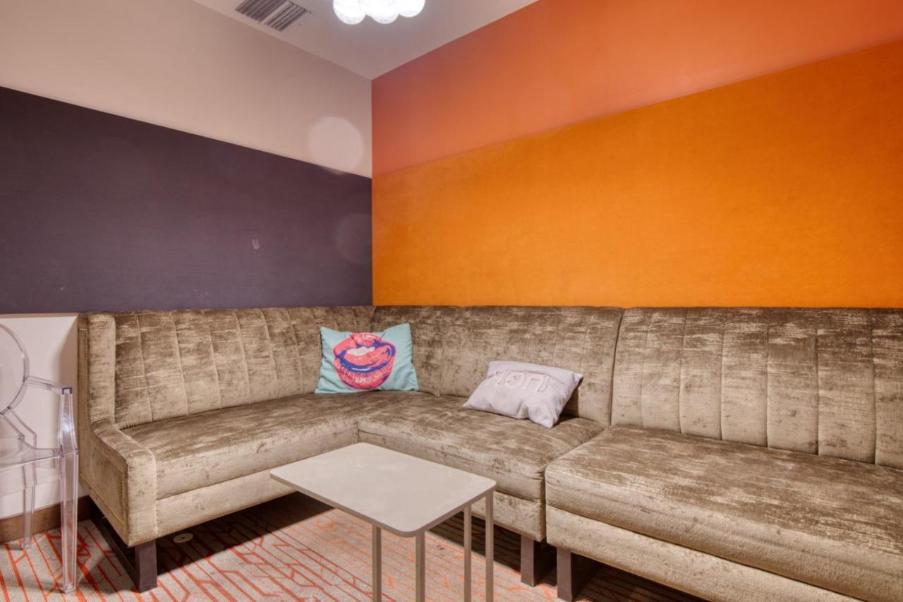2br W Gym Pool Wd Nr Tj Wf Lax-597 *