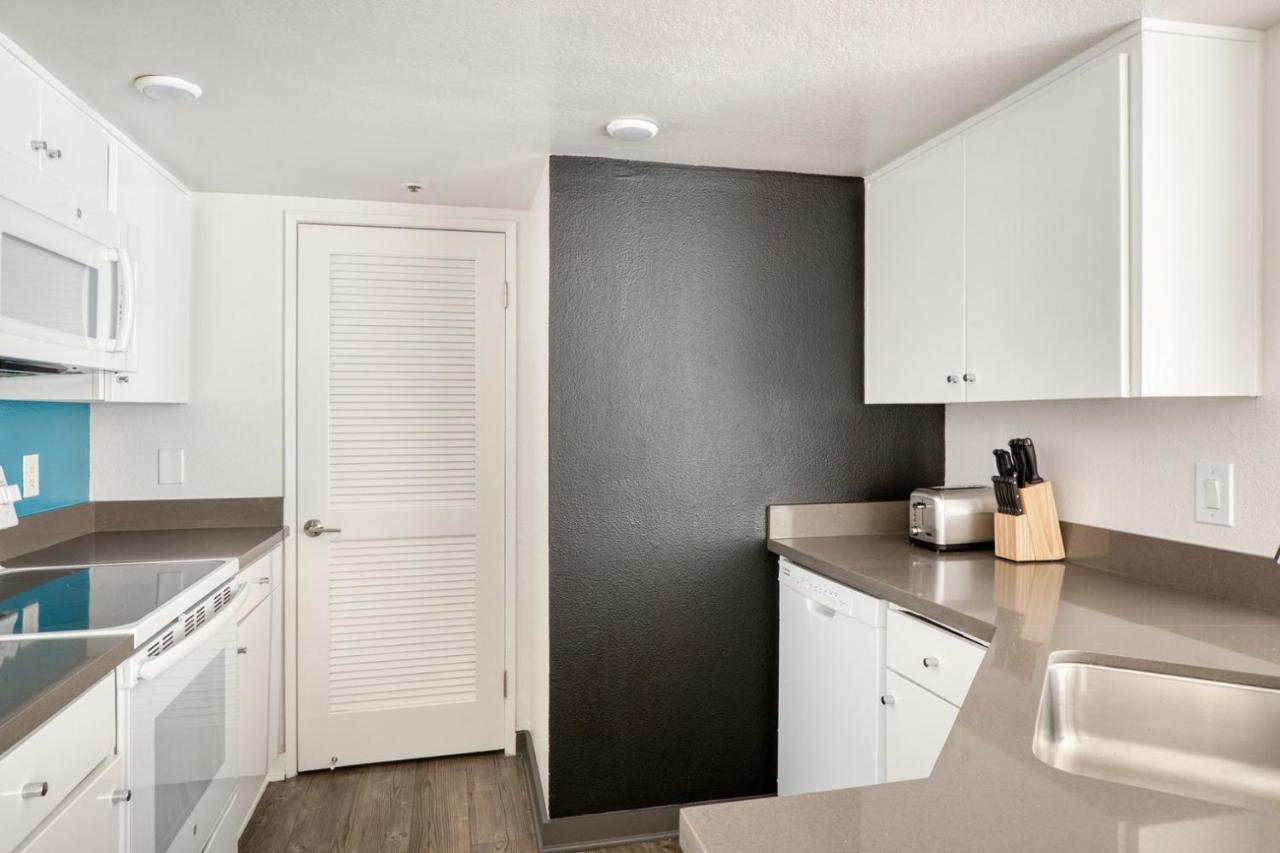 Apartment 2br W Gym Pool Wd Nr Tj Wf Lax-597 Los Angeles